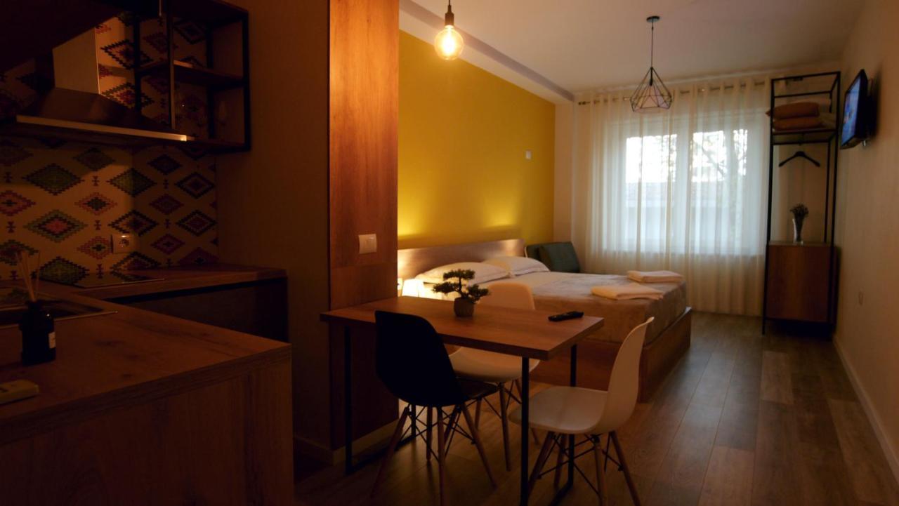 טיראנה Koni'S Studio Apartments מראה חיצוני תמונה
